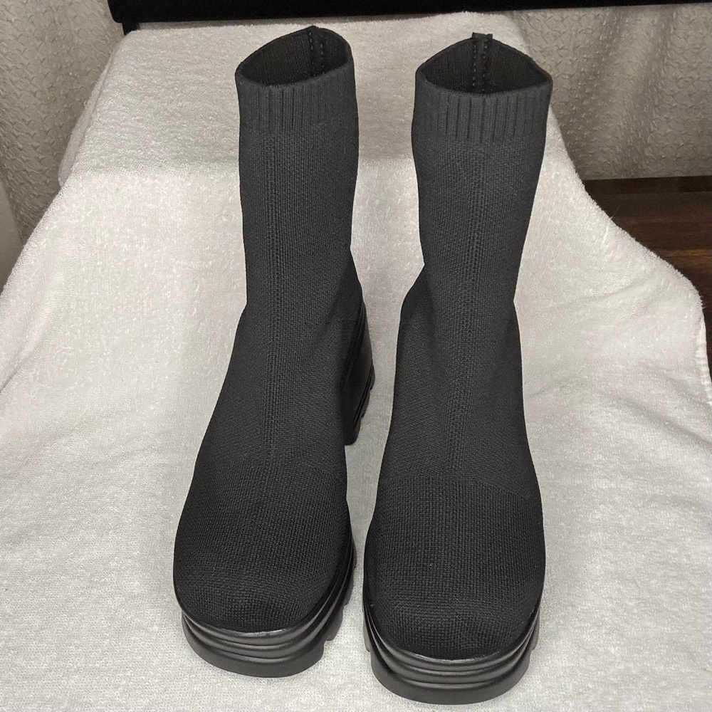 Black Women's Knit Ankle Boots